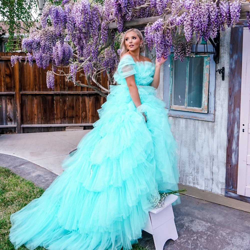 Chic Turquoise Ruffled Maxi Dress